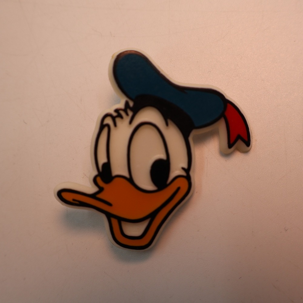Disney Donald Duck Pin Unisex OS White Blue Vintage Character Face Made St Lucia